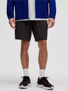 Men’s XL Lululemon Pacebreaker 7” Linerless Shorts